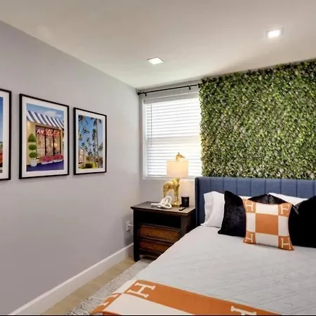 Lytle Palm Villa - Brand New!